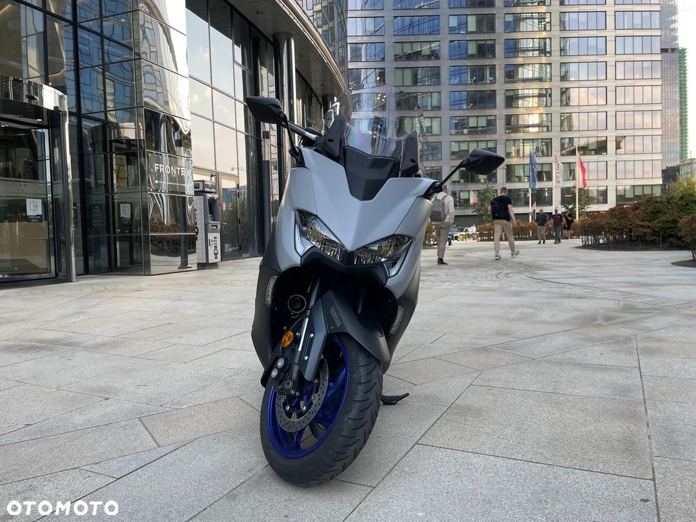 Yamaha Tmax - 12