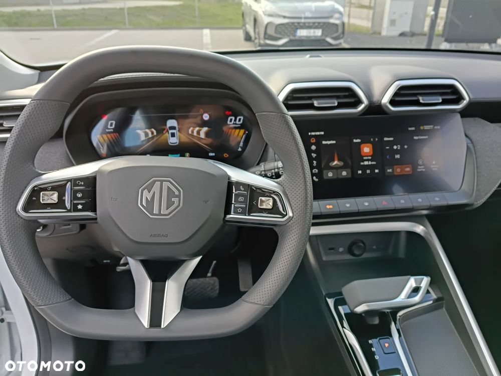 MG ZS Hybrid+ Standard - 12