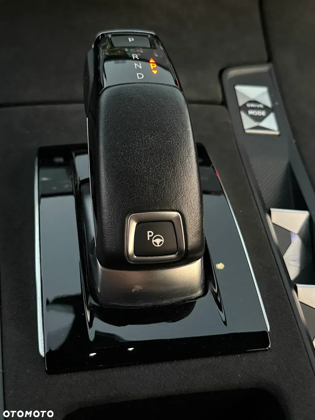 DS Automobiles DS 7 Crossback 1.6 PureTech Performance Line + - 26