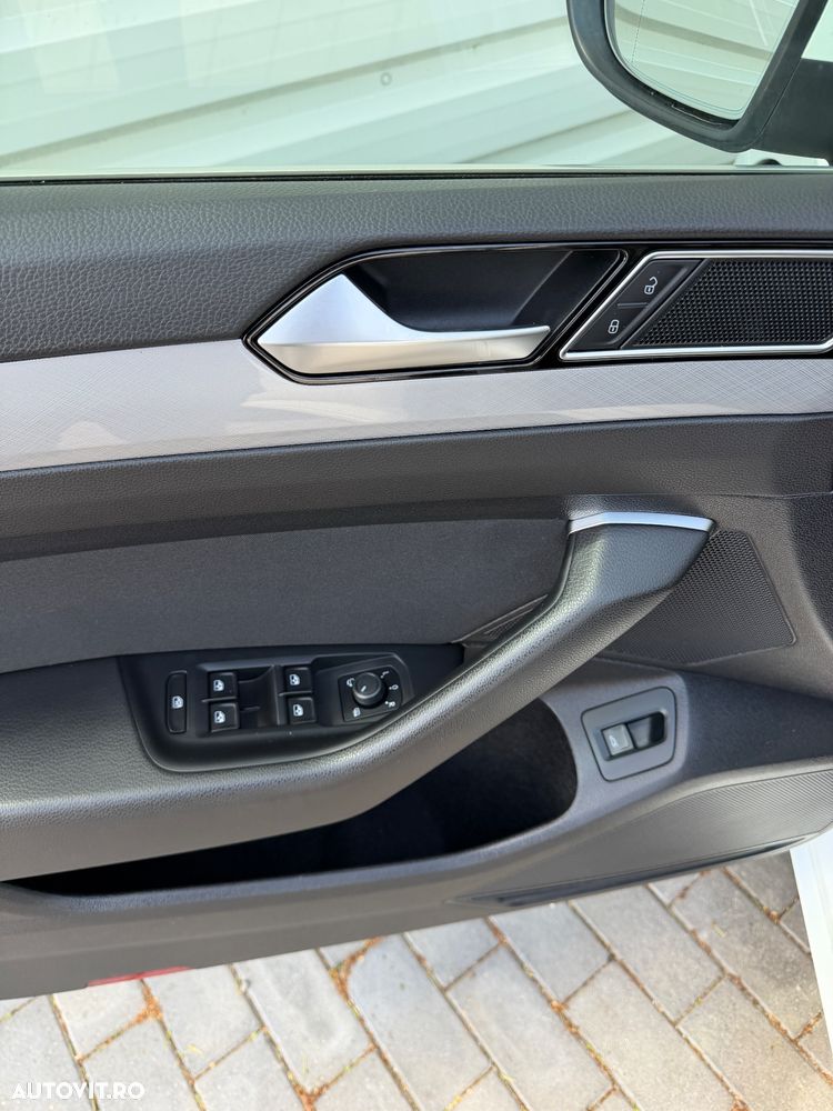 Volkswagen Passat 2.0 TDI DSG Comfortline - 13