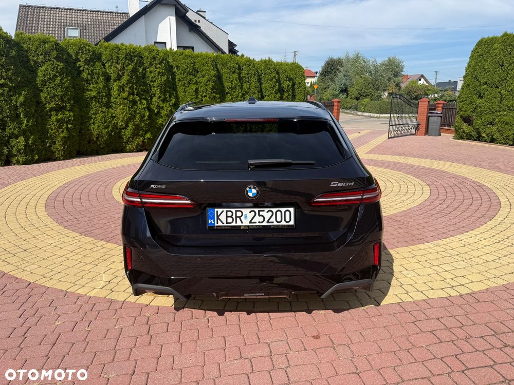 BMW Seria 5 520d xDrive - 10