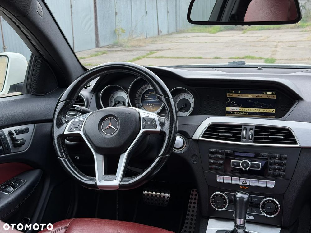 Mercedes-Benz Klasa C 350 CGI BlueEff - 25