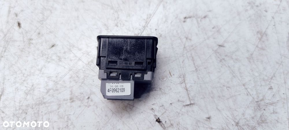 WŁĄCZNIK WYŁĄCZNIK ALARMU AUDI A4 A5 A6 4F0962109 - 2