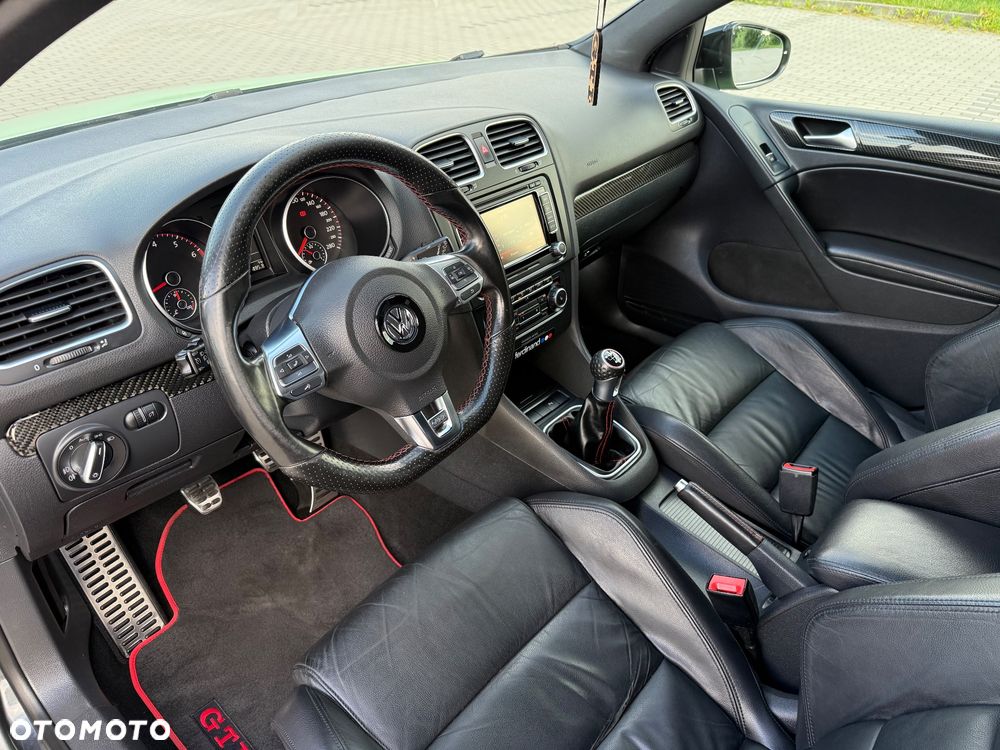 Volkswagen Golf 2.0 GTI - 14