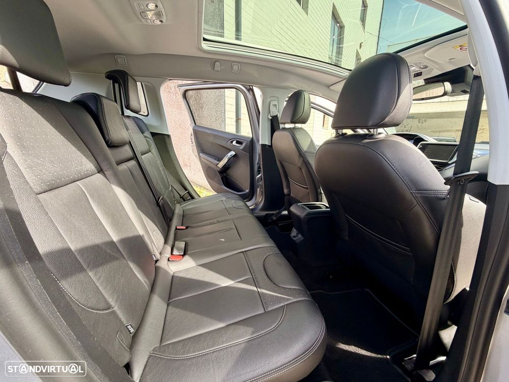 Peugeot 2008 1.2 PureTech Allure Pack - 36