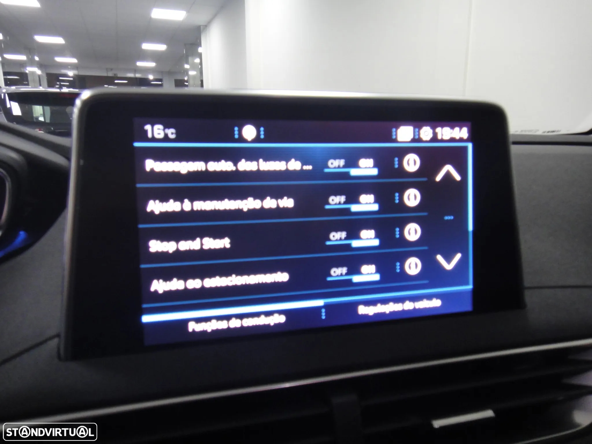 Peugeot 3008 1.2 PureTech Allure EAT8 - 24