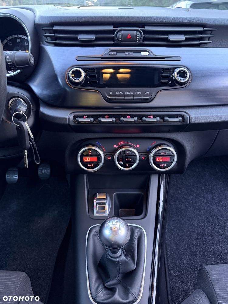 Alfa Romeo Giulietta 1.4 TB 16V - 11