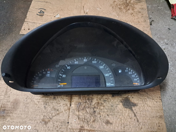 MERCEDES W203 LICZNIK PRĘDKOŚCIOMIERZ A2035404011