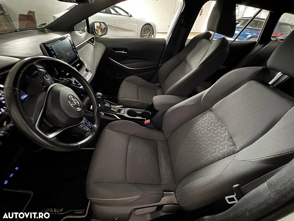 Toyota Corolla 2.0 Hybrid Touring Sports Team Deutschland - 14