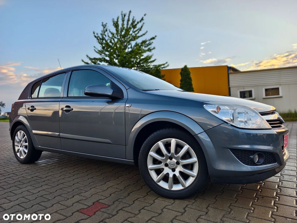 Opel Astra 1.6 Essentia - 33