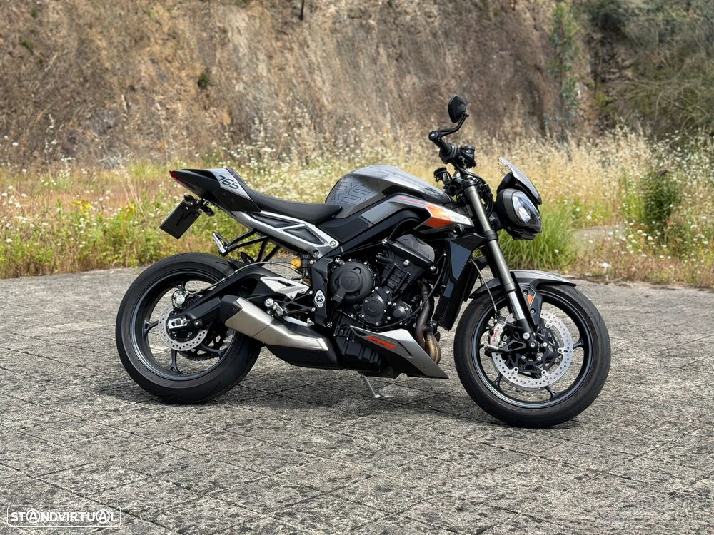 Triumph Street Triple 765 RS - 10