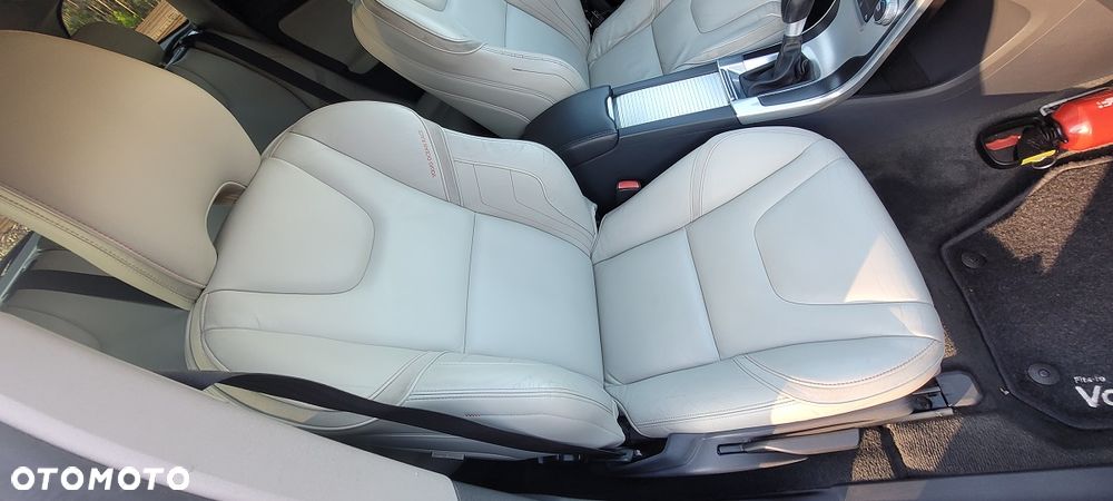 Volvo XC 60 D4 Base - 17