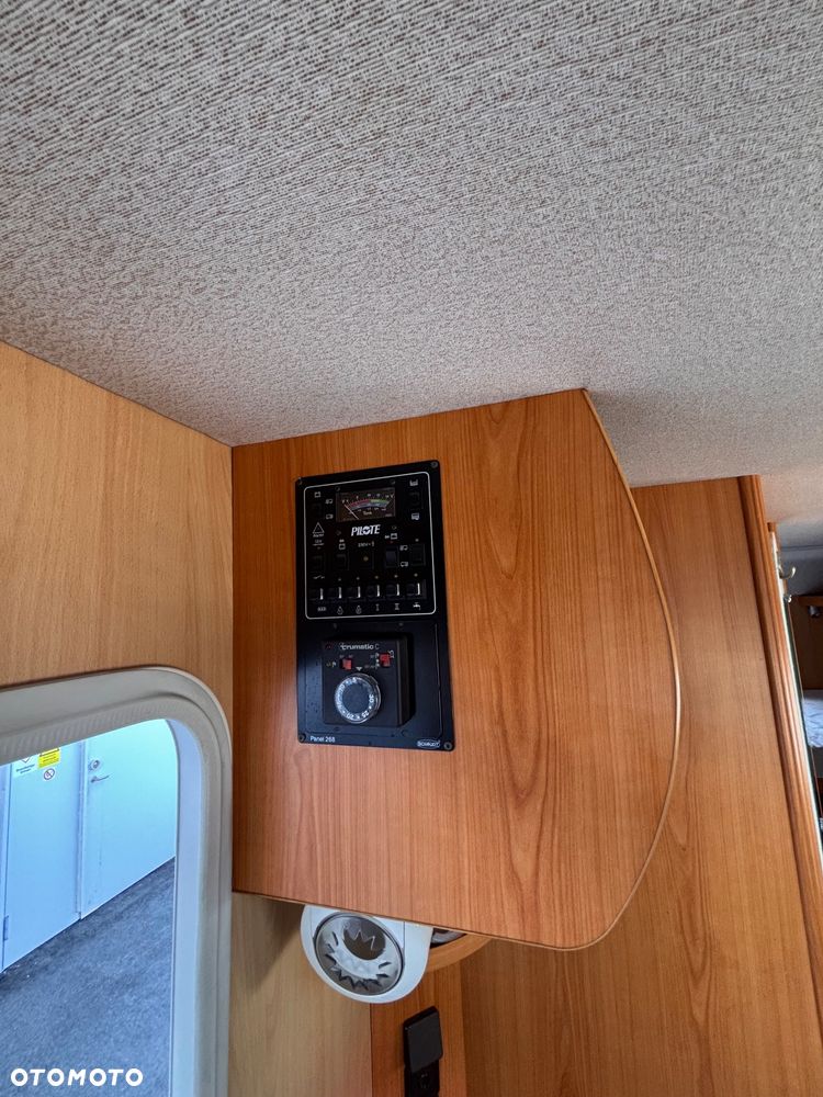 Mercedes-Benz Sprinter Pilote Galaxy 881 - 11