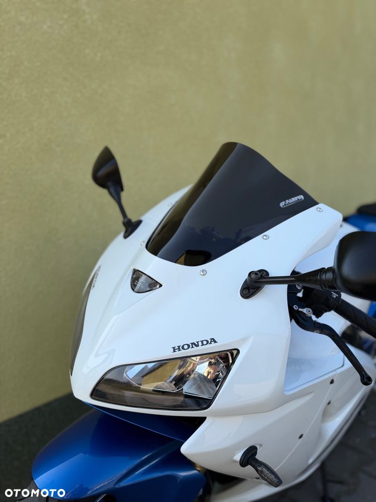 Honda CBR - 27