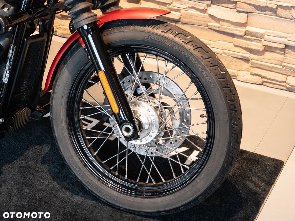 Harley-Davidson Softail Street Bob - 21