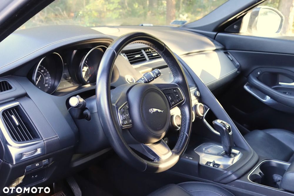 Jaguar E-Pace 2.0 i4D AWD R-Dynamic S - 11