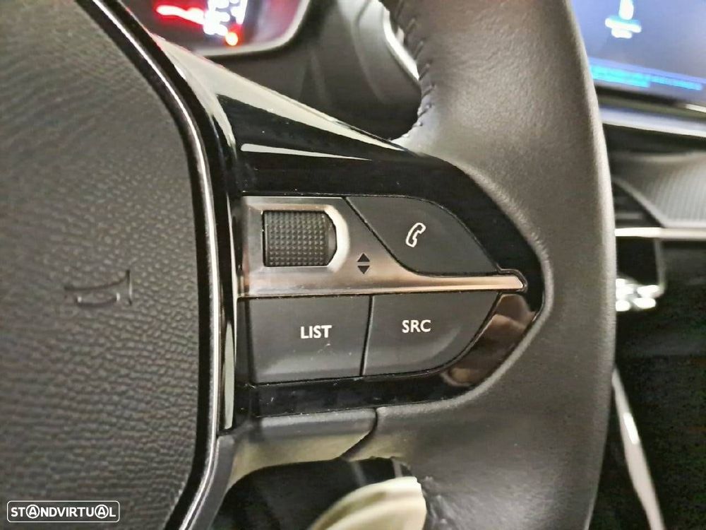 Peugeot 2008 1.2 Style - 17