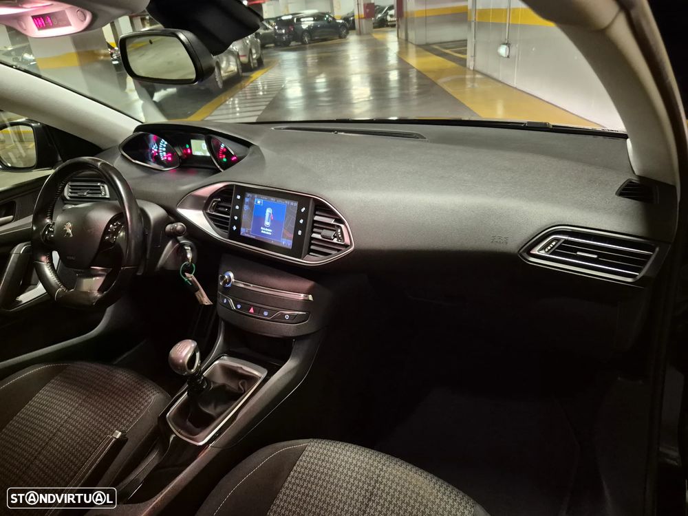 Peugeot 308 1.6 BlueHDi Style J17 - 44