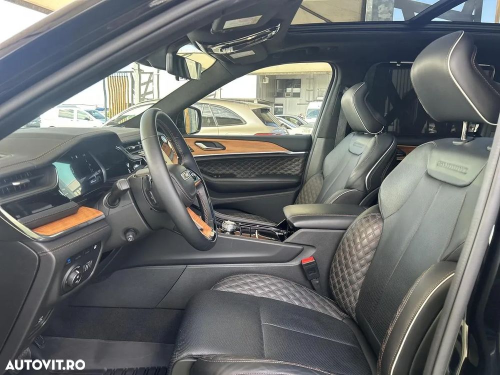 Jeep Grand Cherokee - 14