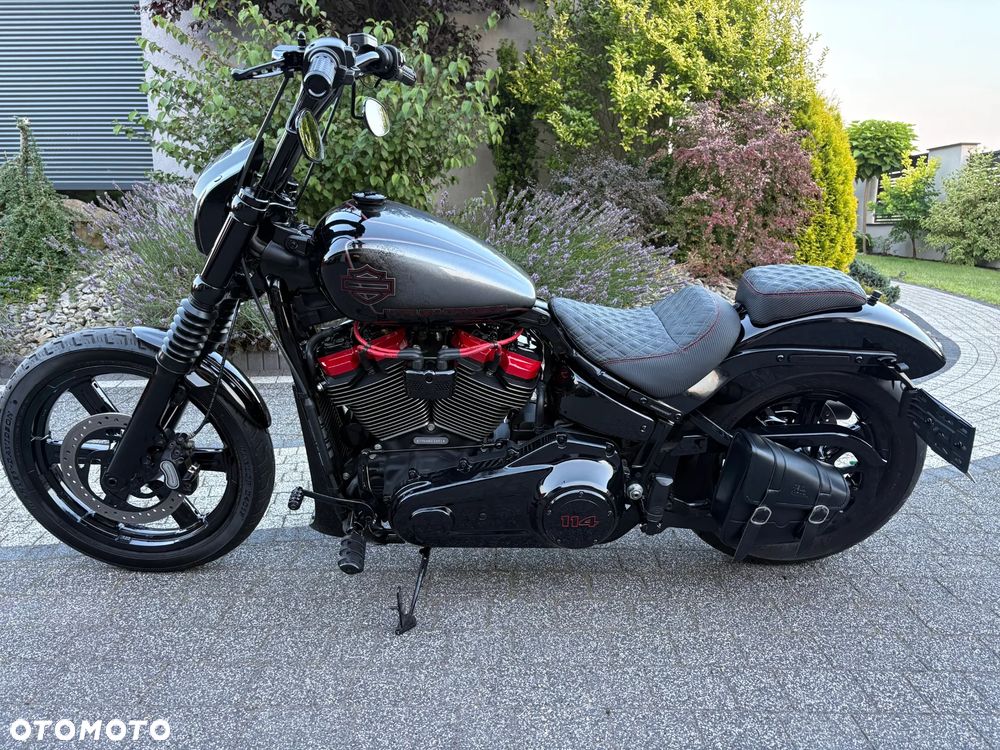 Harley-Davidson Softail Street Bob - 21