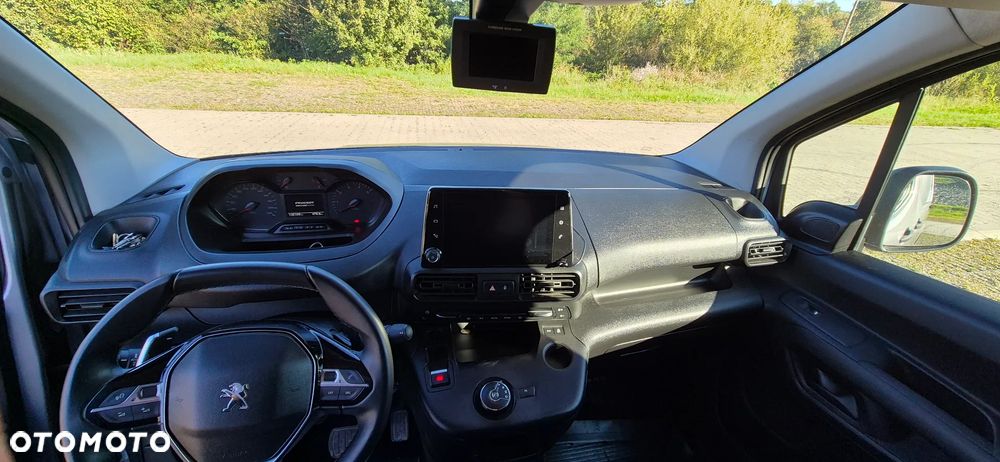 Peugeot Partner EAT8 Automat - 22