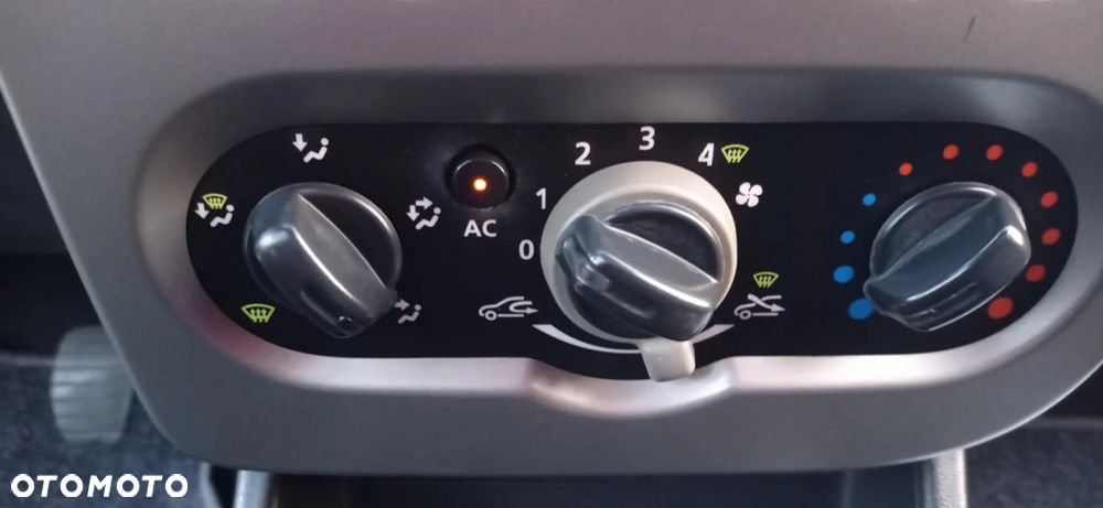 Dacia Sandero 1.4 MPI Ambiance - 10