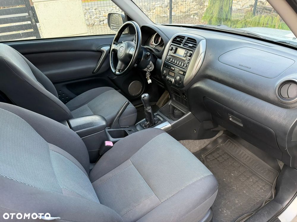 Toyota RAV4 2.0 D-4D Sol - 13