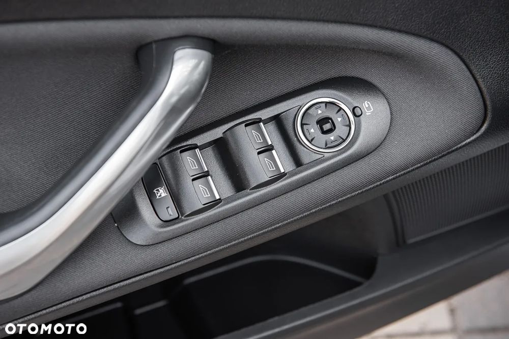 Ford Mondeo - 16