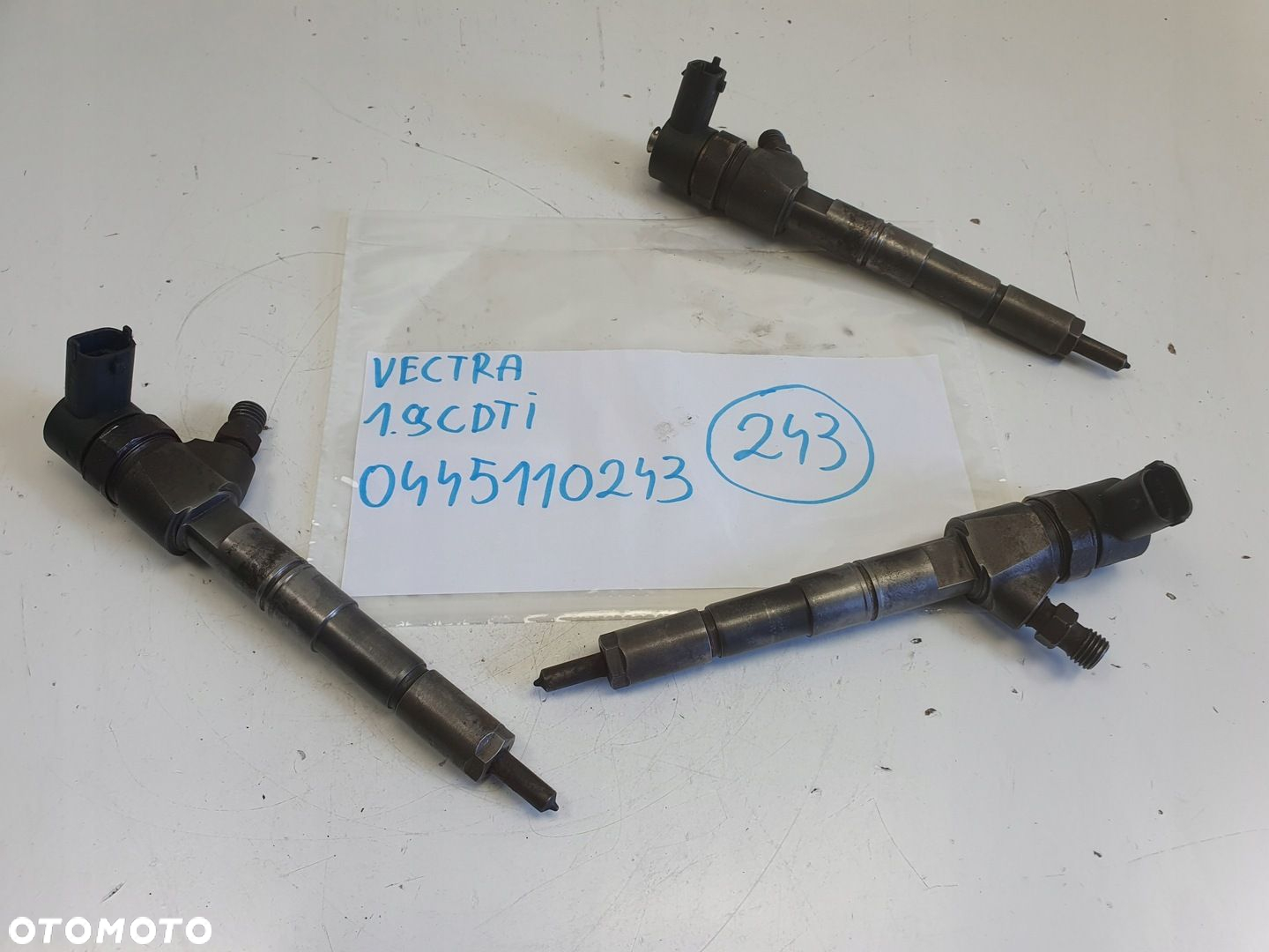 Opel Vectra C 1.9 CDTI 16V WTRYSKIWACZ wtrysk 0445110243 - 2