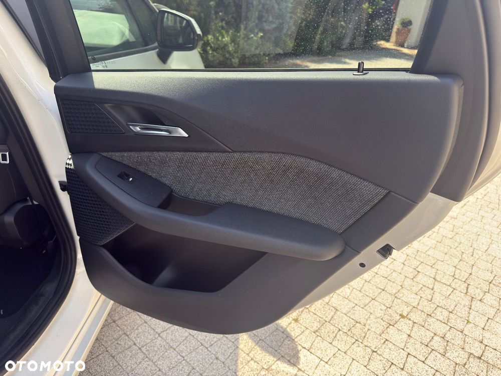 BMW Seria 2 218i - 14