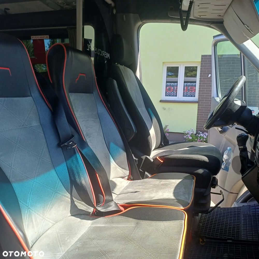 Mercedes-Benz Sprinter - 21