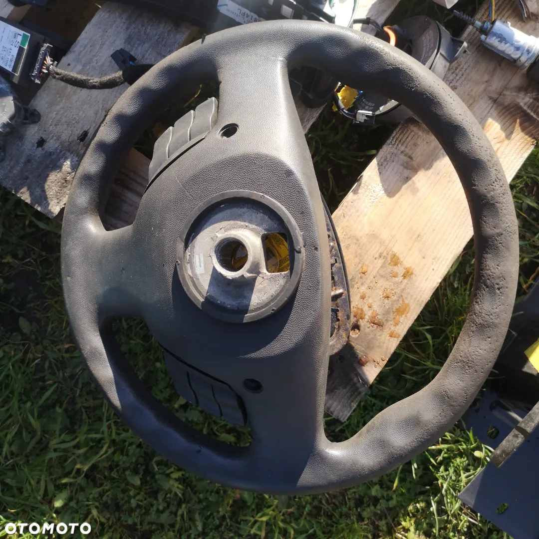 CZĘŚCI WYPOSAŻENIA OPEL CORSA C 1.2i - 17