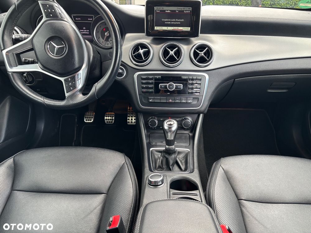 Mercedes-Benz CLA 180 AMG Line - 12