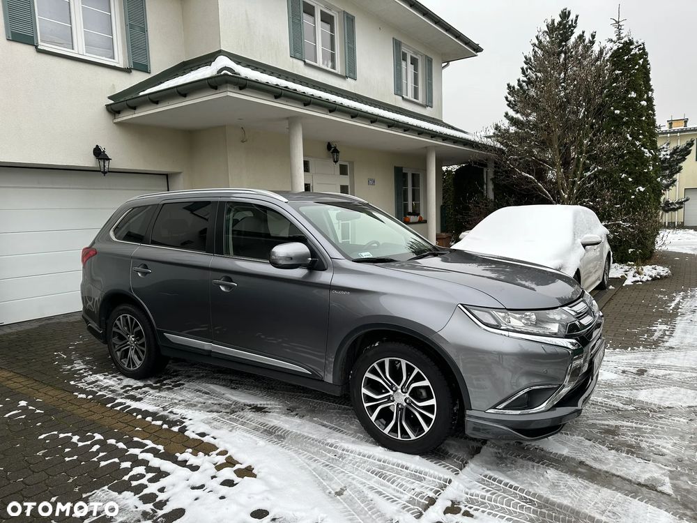Mitsubishi Outlander - 1