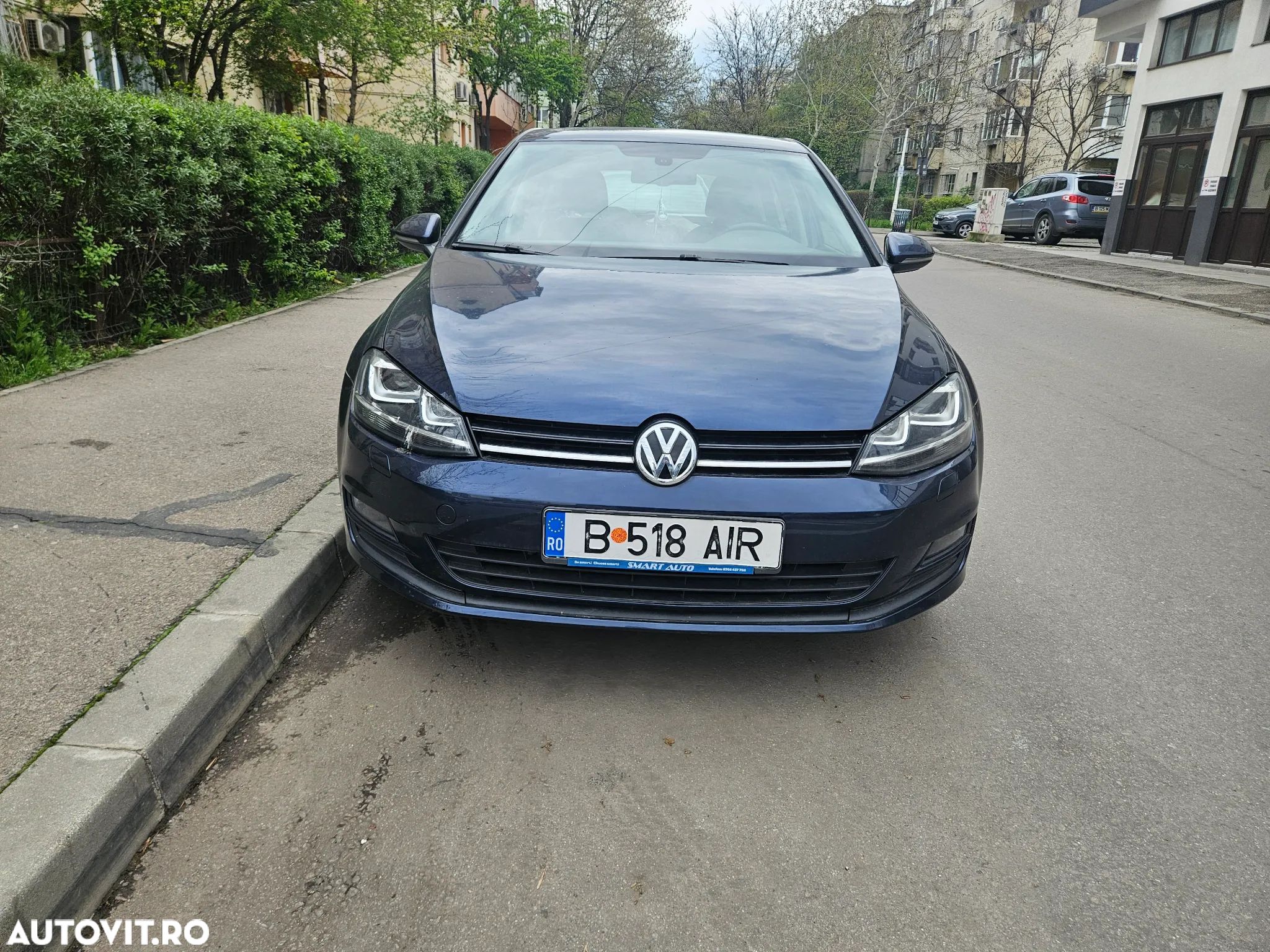 Volkswagen Golf 1.6 TDI BlueMotion Technology DPF Comfortline DSG - 1