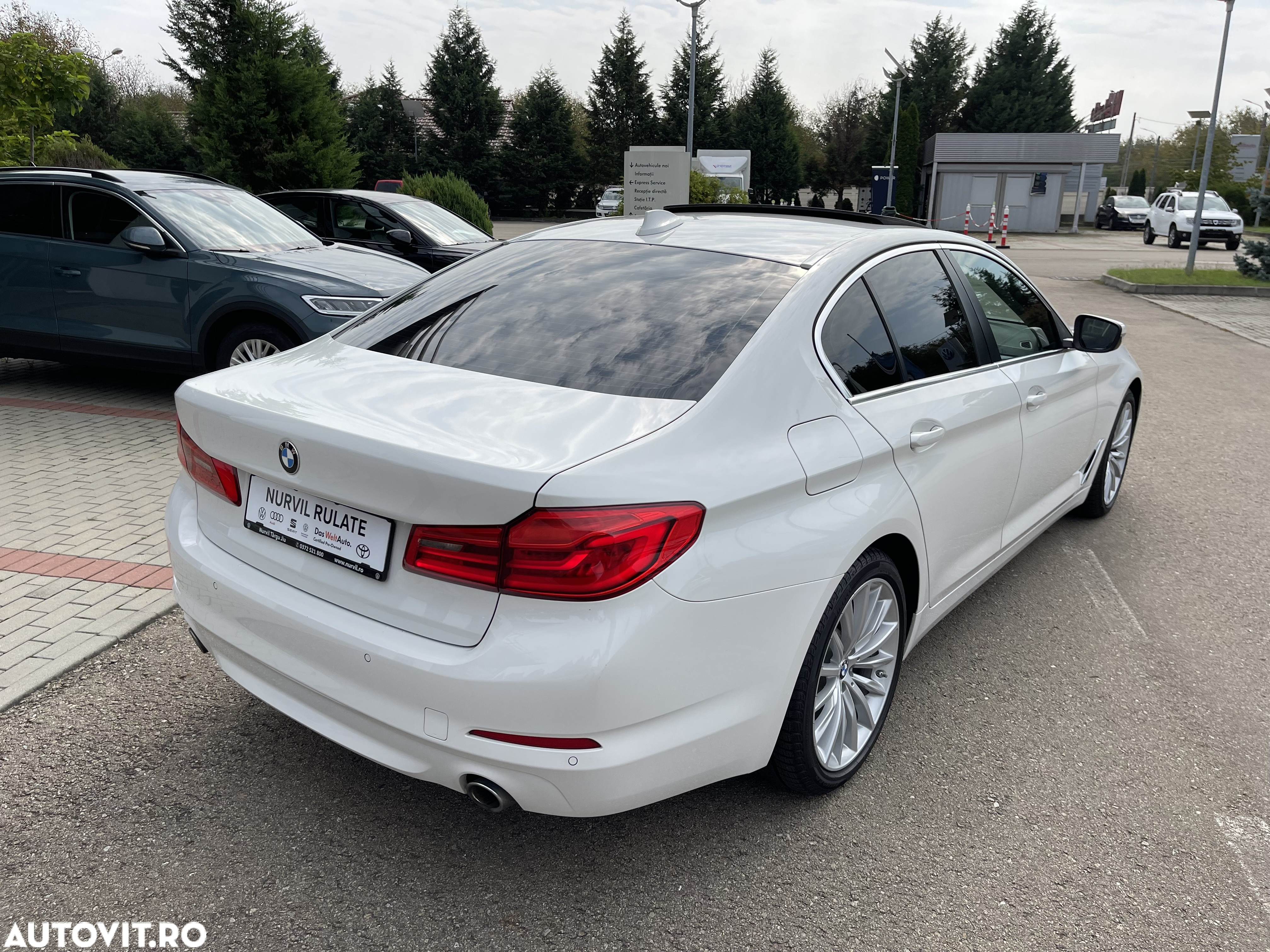 BMW Seria 5 520d AT - 11
