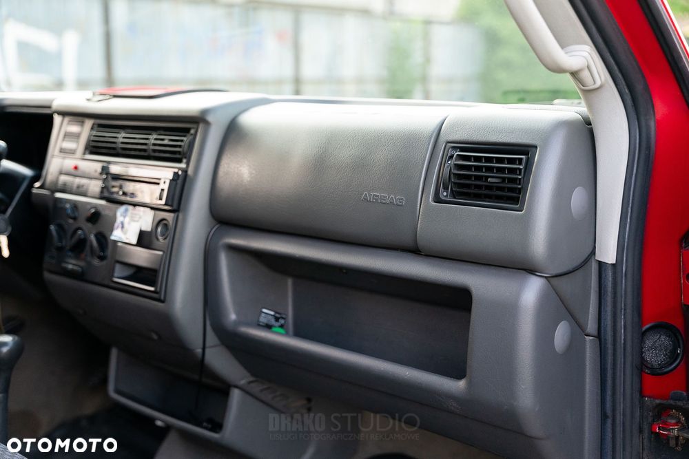 Volkswagen Caravelle - 6
