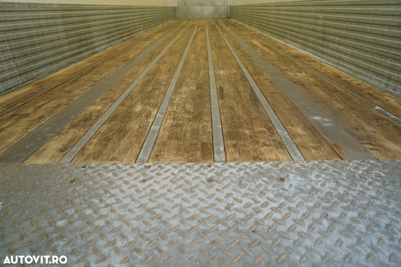 Fruehauf CONTAINER / KOFFER / AXE SAF / 2 AXE / PODEA RESISTENTĂ: ȘINĂ DIN SCADĂ - 19