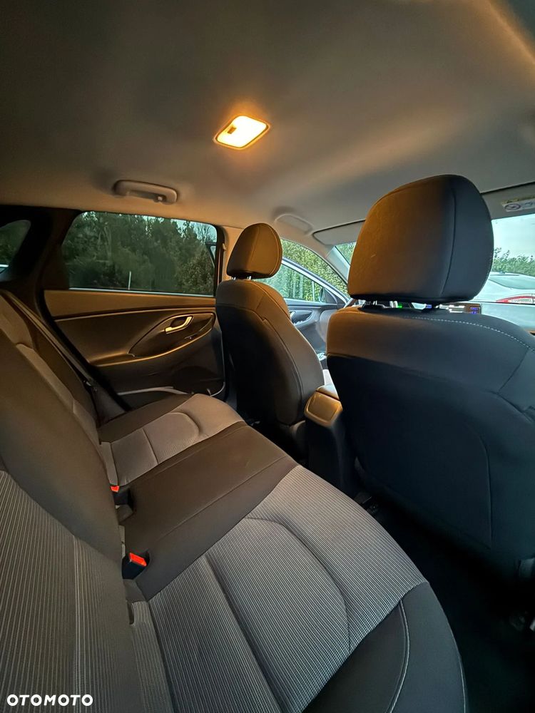 Hyundai i30 1.4 BlueDrive Classic + - 8