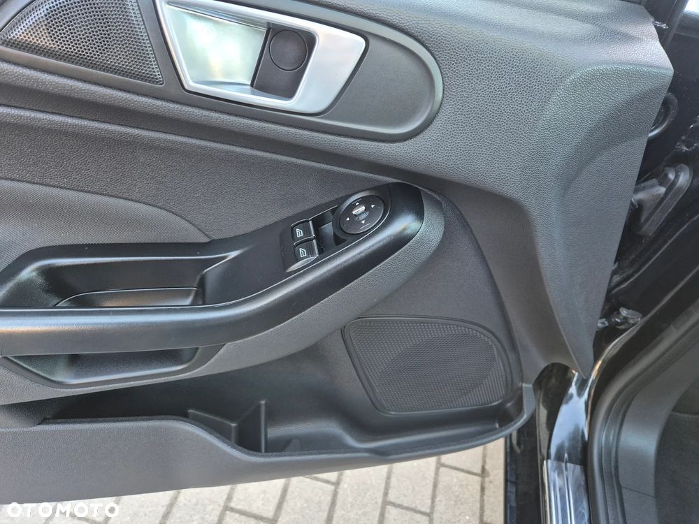 Ford Fiesta 1.25 Ambiente EU5 - 33