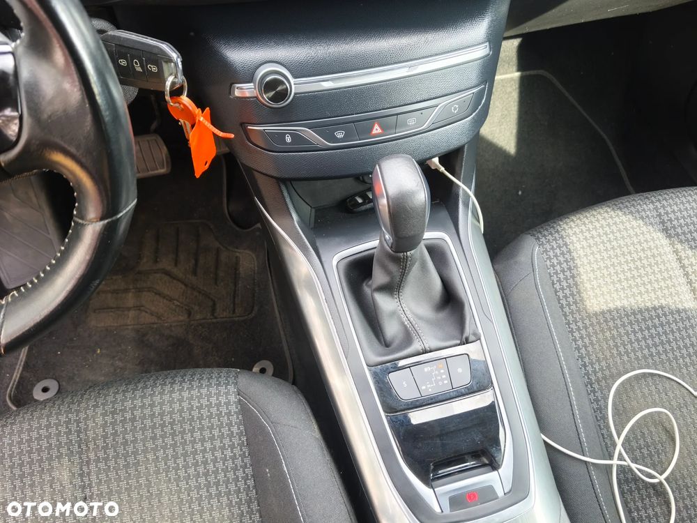 Peugeot 308 BlueHDi 130 EAT6 Stop & Start Allure - 12
