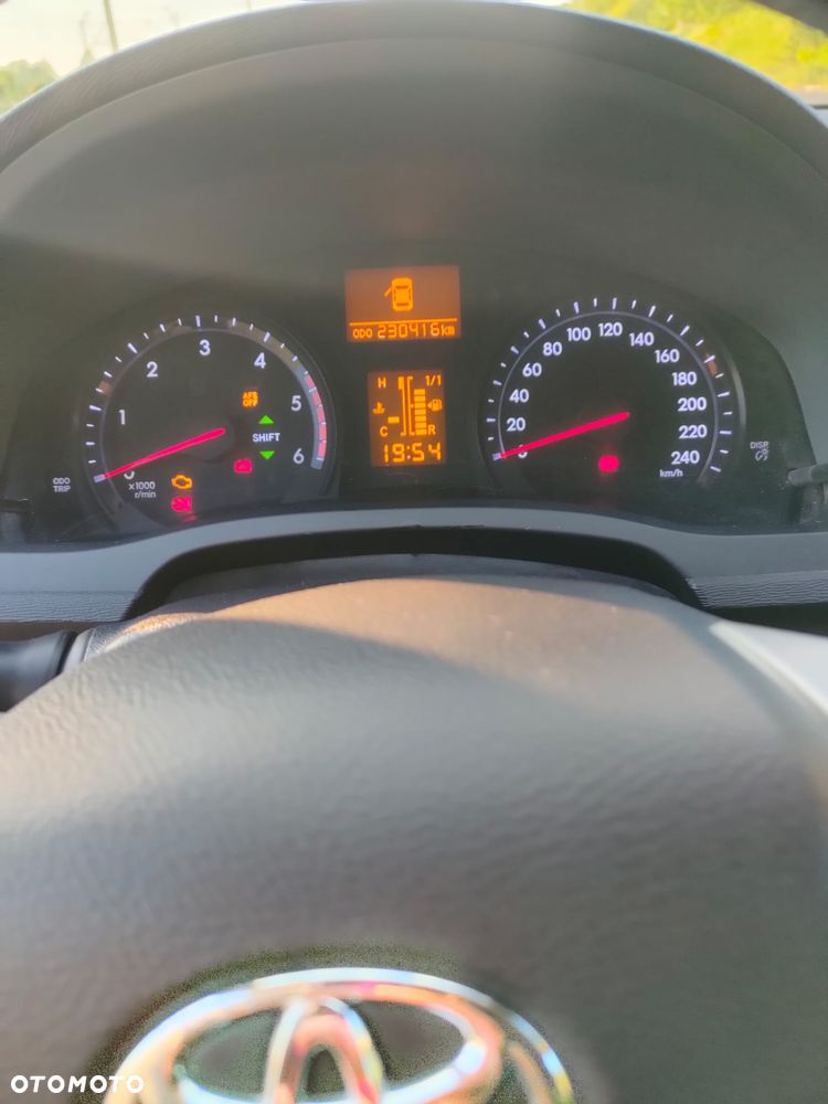 Toyota Avensis 2.0 D-4D Premium - 20