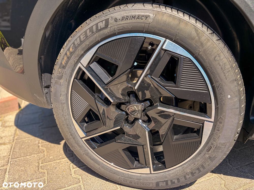Peugeot 408 1.2 PureTech mHEV GT S&S e-DCS6 - 28