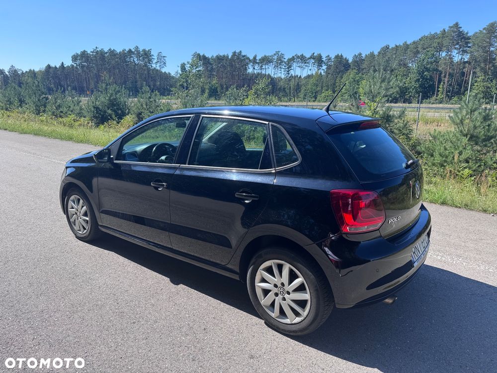 Volkswagen Polo 2010 photo 2