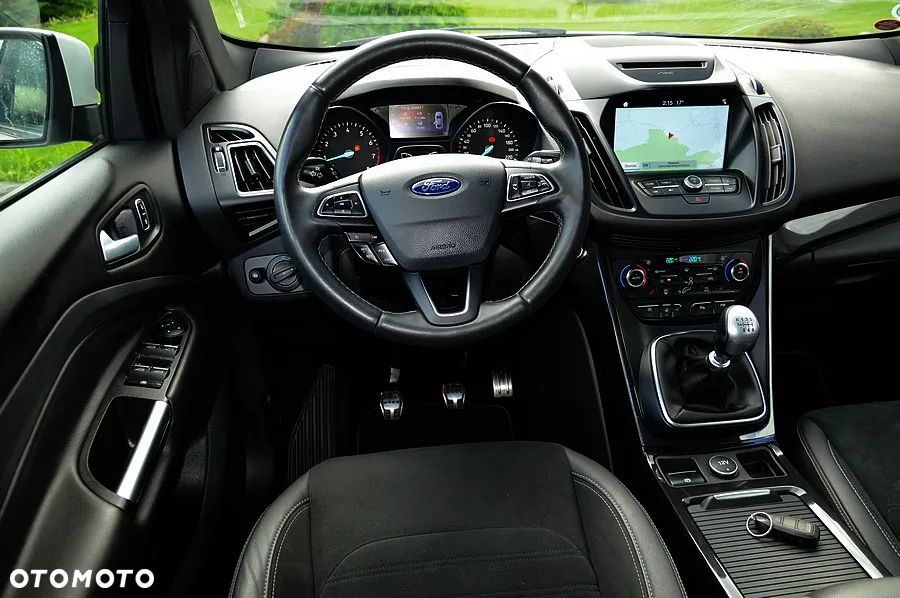 Ford Kuga 1.5 EcoBoost 2x4 ST-Line - 27