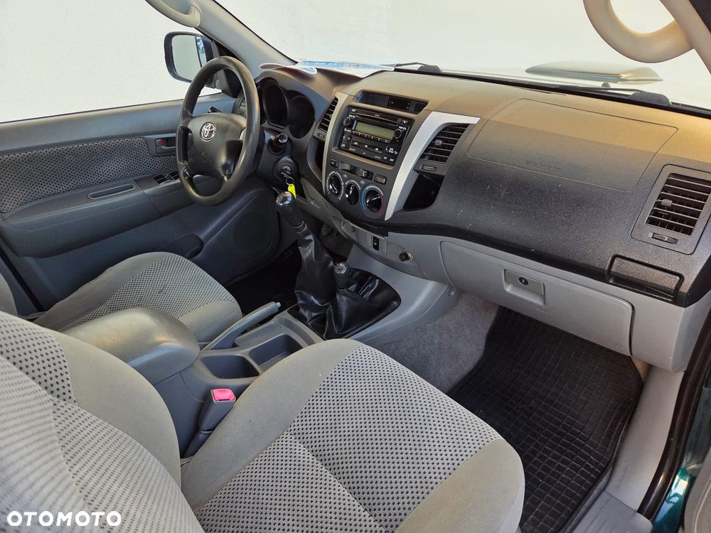 Toyota Hilux - 10