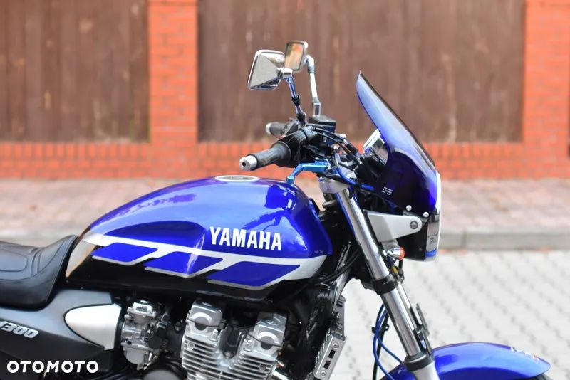 Yamaha XJR - 5