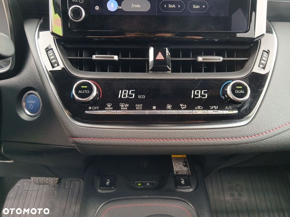 Toyota Corolla 1.8 Hybrid GPF Executive - 34