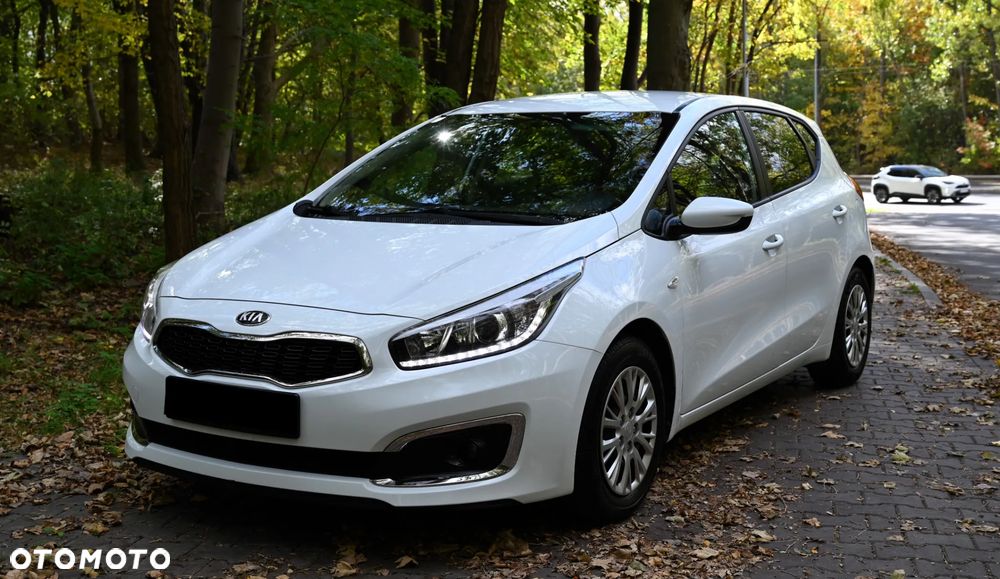 Kia Ceed - 10