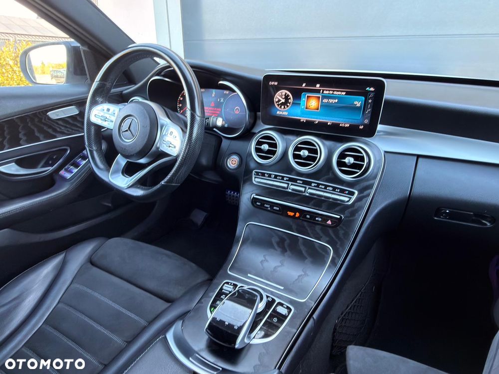 Mercedes-Benz Klasa C 220 d 9G-TRONIC - 32